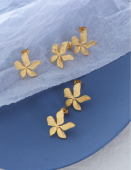 Fashion Gold Color Titanium Steel Gold-plated Three-dimensional Embossed Flower Earrings