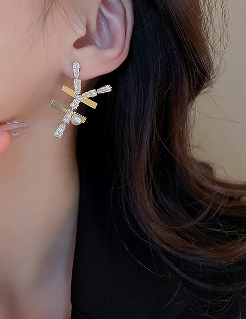 Fashion Gold Alloy Set Zirconium Set Pearl Symbol Stud Earrings