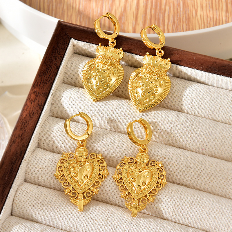 Fashion Golden 1 Copper Hollow Pattern Irregular Love Earrings Earrings